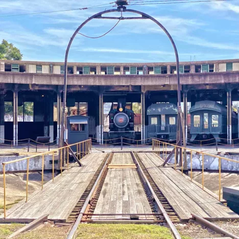 train tracks leading to a row of trains at the Savannah Children's Museum