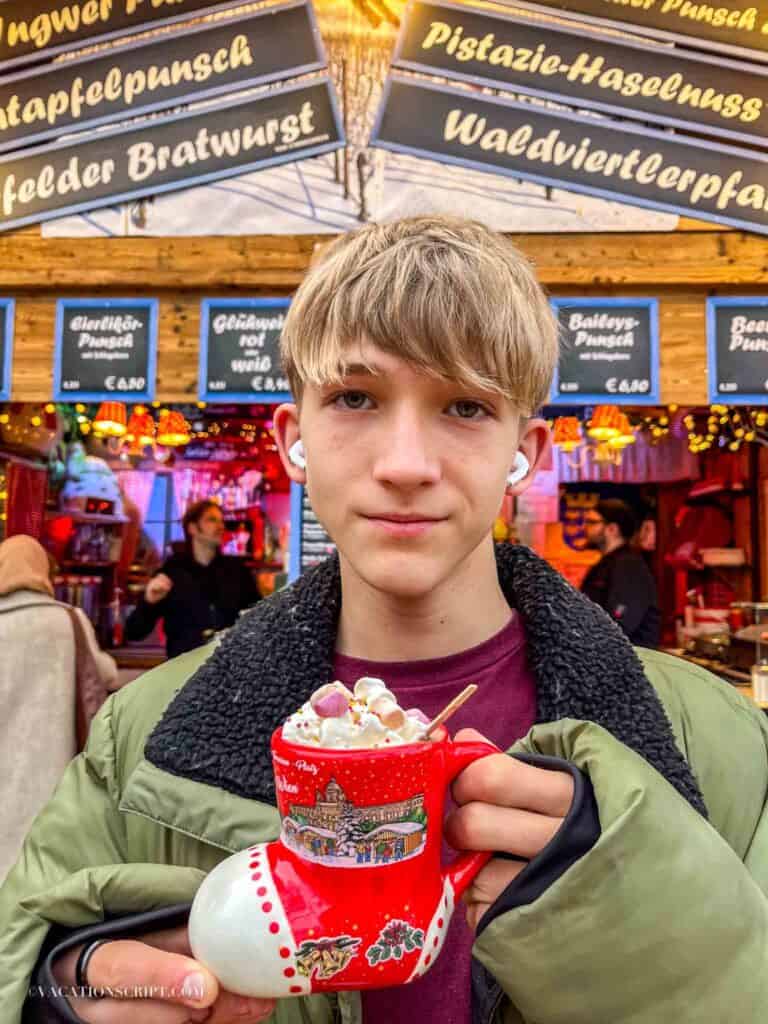 Altes AKH Market hot cocoa