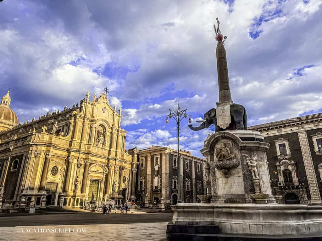 Elephant Fountain facing the Cathedral of Sant’Agata in Duomo Square, Catania, Sicily.