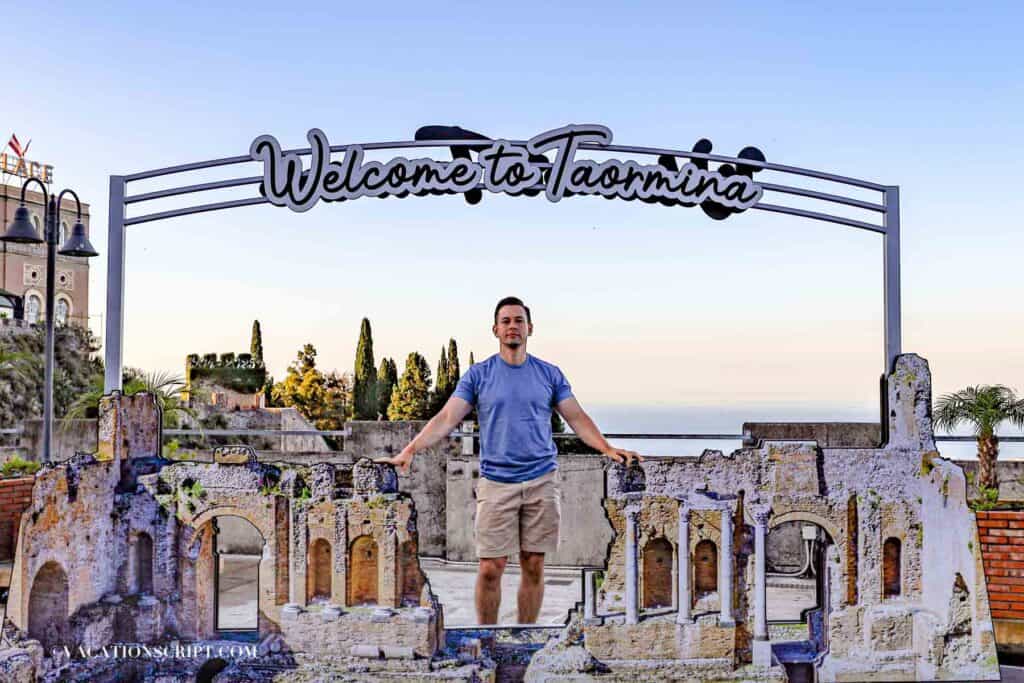 welcome to Taormina photo op